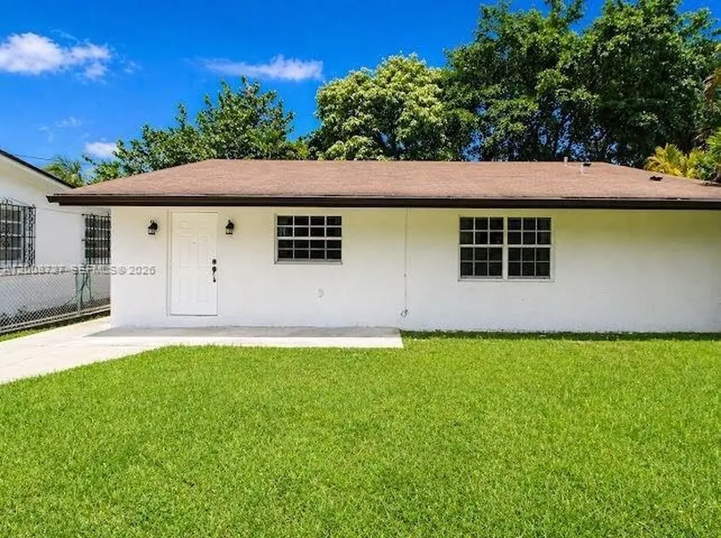 2831 SW 21st Street Miami FL 33145