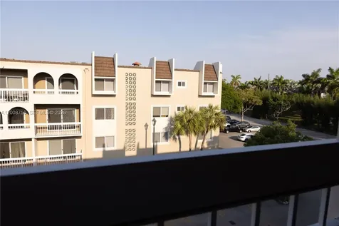 7703 Camino Real Miami FL 33143