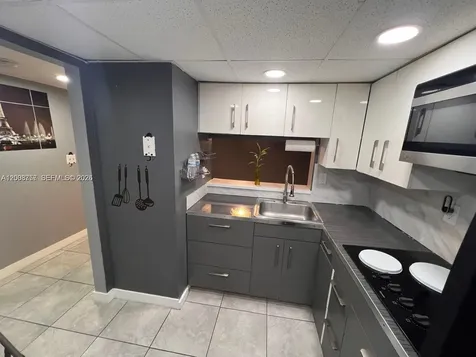 488 NW 165th Street Road Miami FL 33169