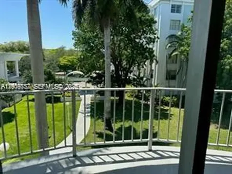 488 NW 165th Street Road Miami FL 33169