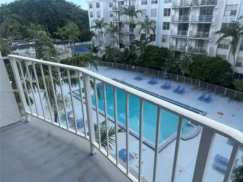 488 NW 165th Street Road Miami FL 33169