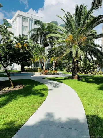 488 NW 165th Street Road Miami FL 33169