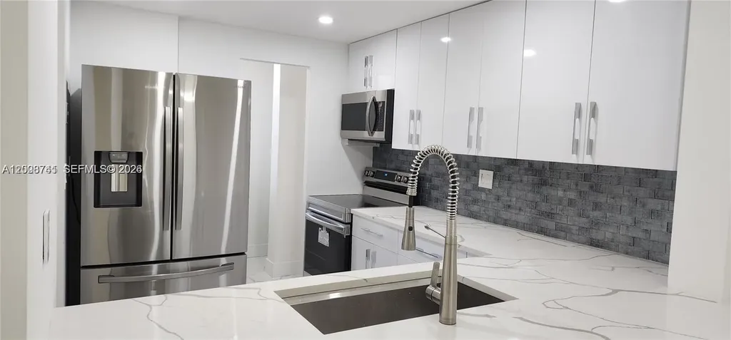 8010 N Colony Circle N Tamarac FL 33321