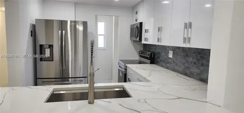8010 N Colony Circle N Tamarac FL 33321