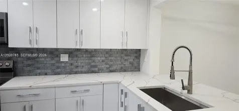 8010 N Colony Circle N Tamarac FL 33321