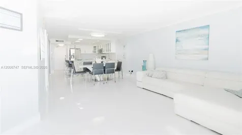 2625 Collins Avenue Miami Beach FL 33140