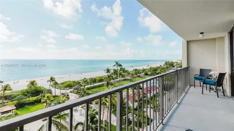 2625 Collins Avenue Miami Beach FL 33140