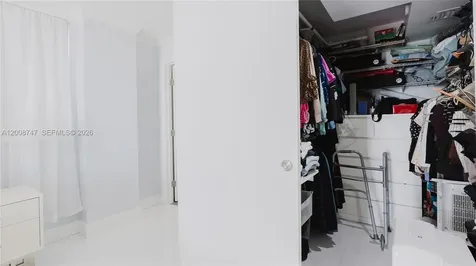 2625 Collins Avenue Miami Beach FL 33140