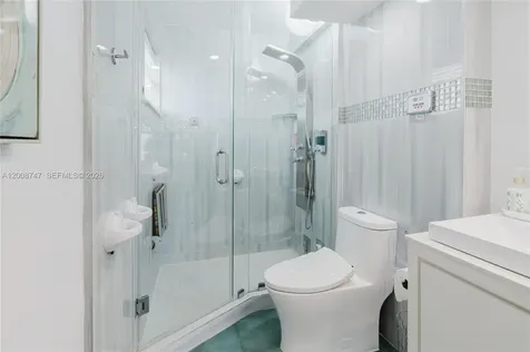 2625 Collins Avenue Miami Beach FL 33140