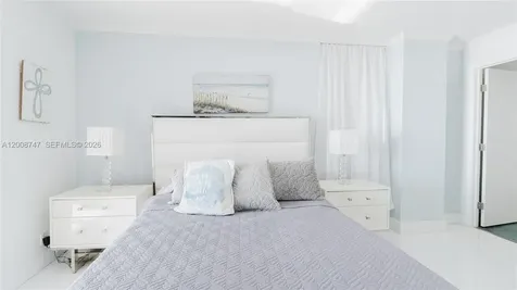 2625 Collins Avenue Miami Beach FL 33140