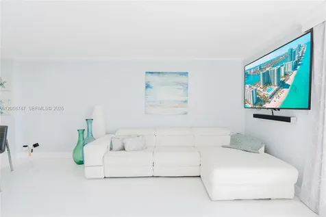 2625 Collins Avenue Miami Beach FL 33140