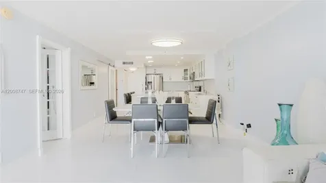 2625 Collins Avenue Miami Beach FL 33140