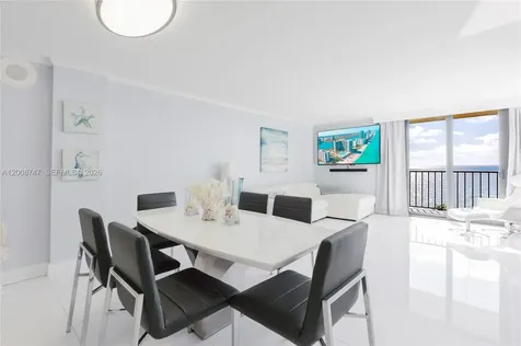2625 Collins Avenue Miami Beach FL 33140