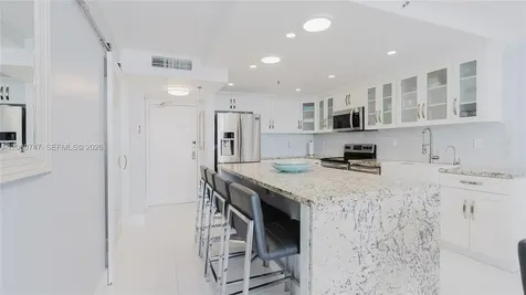 2625 Collins Avenue Miami Beach FL 33140