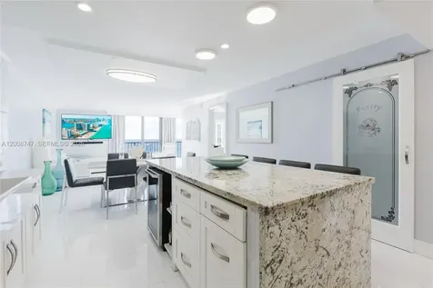 2625 Collins Avenue Miami Beach FL 33140