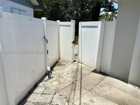 Hollywood FL 33023