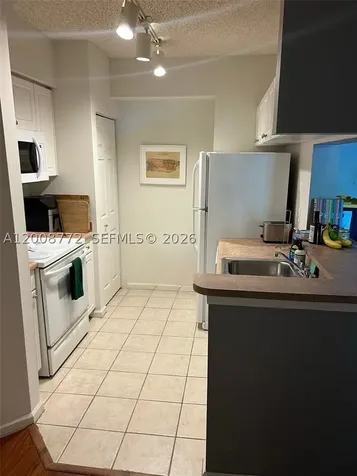 17145 N Bay Road Sunny Isles Beach FL 33160