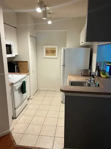 17145 N Bay Road Sunny Isles Beach FL 33160
