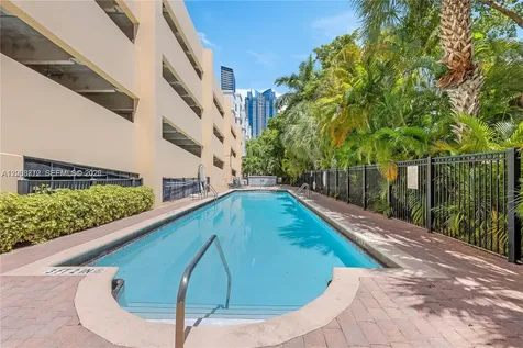 17145 N Bay Road Sunny Isles Beach FL 33160