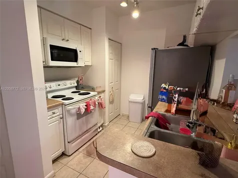 17145 N Bay Road Sunny Isles Beach FL 33160