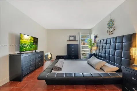 4705 NW 7th Street Miami FL 33126