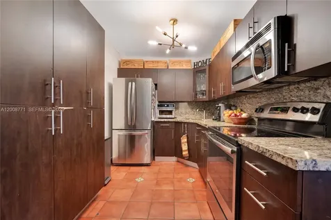 4705 NW 7th Street Miami FL 33126