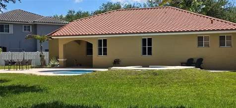 2823 Poinciana Circle Cooper City FL 33026