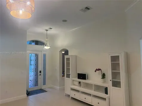 2823 Poinciana Circle Cooper City FL 33026