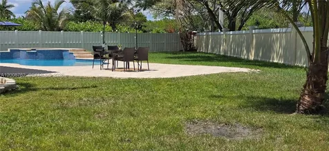 2823 Poinciana Circle Cooper City FL 33026