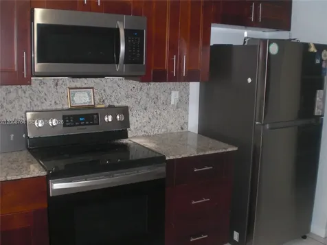 962 NW 79th Terrace Plantation FL 33324