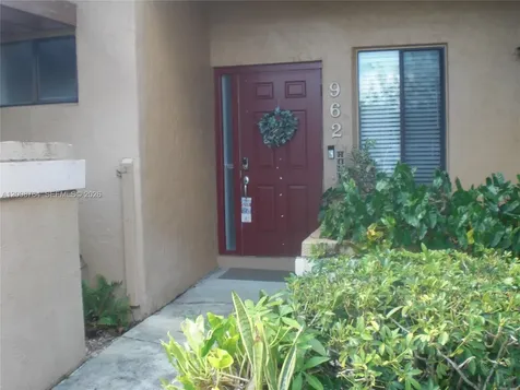 962 NW 79th Terrace Plantation FL 33324