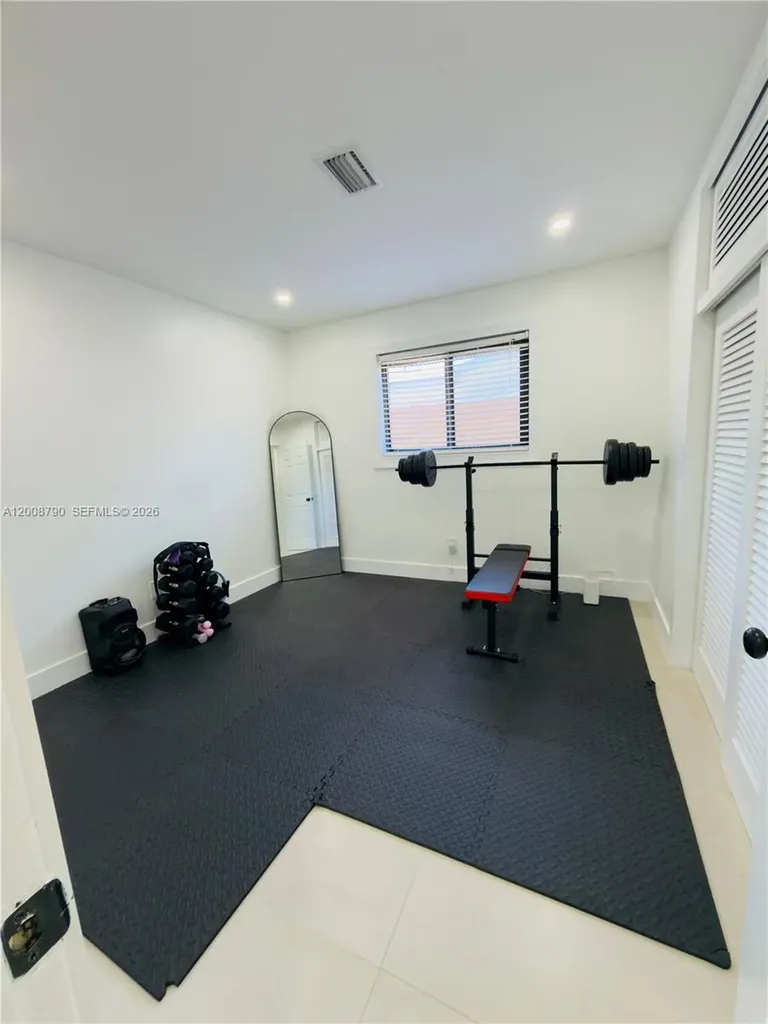 1524 NE 14th Terrace Fort Lauderdale FL 33304
