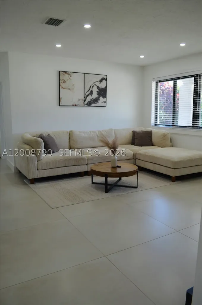 1524 NE 14th Terrace Fort Lauderdale FL 33304
