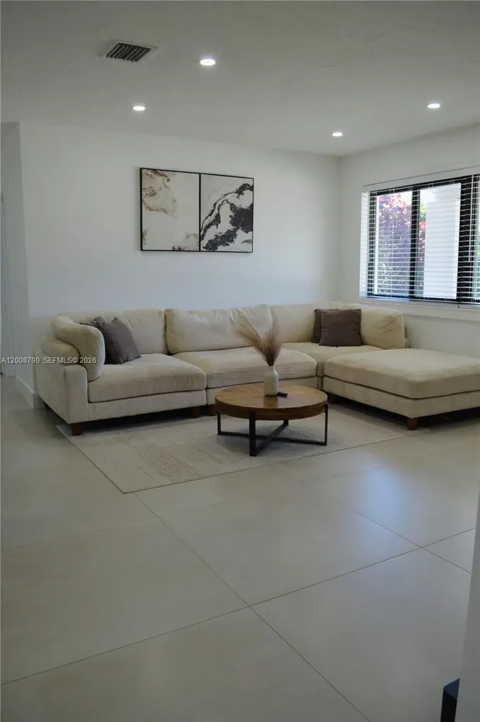 1524 NE 14th Terrace Fort Lauderdale FL 33304