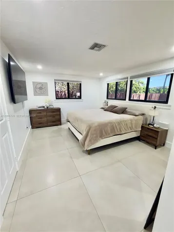 1524 NE 14th Terrace Fort Lauderdale FL 33304