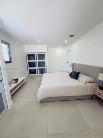 1524 NE 14th Terrace Fort Lauderdale FL 33304