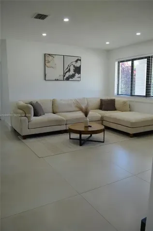 1524 NE 14th Terrace Fort Lauderdale FL 33304