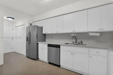 5825 Collins Avenue Miami Beach FL 33140