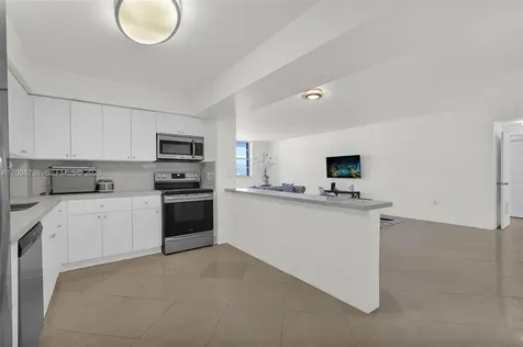 5825 Collins Avenue Miami Beach FL 33140