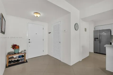 5825 Collins Avenue Miami Beach FL 33140