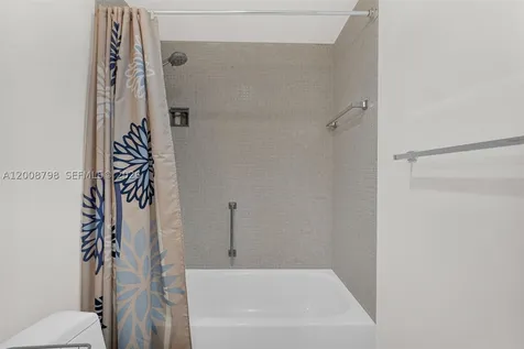 5825 Collins Avenue Miami Beach FL 33140
