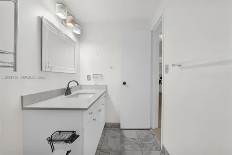 5825 Collins Avenue Miami Beach FL 33140