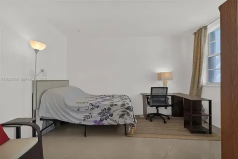 5825 Collins Avenue Miami Beach FL 33140