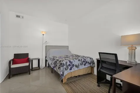 5825 Collins Avenue Miami Beach FL 33140