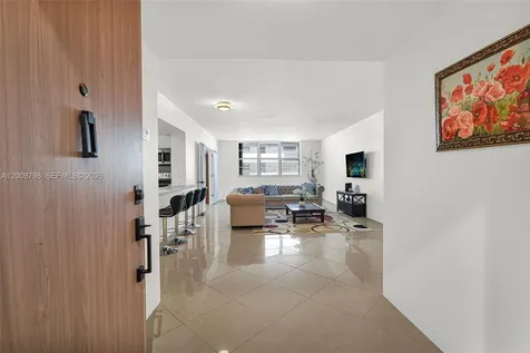 5825 Collins Avenue Miami Beach FL 33140