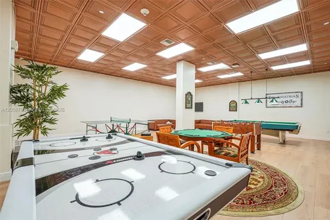 5825 Collins Avenue Miami Beach FL 33140
