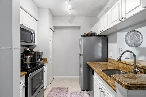 17145 N Bay Road Sunny Isles Beach FL 33160