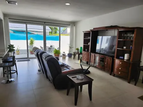 9195 Fontainebleau Boulevard Miami FL 33172