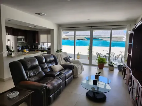 9195 Fontainebleau Boulevard Miami FL 33172