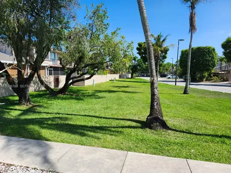 9195 Fontainebleau Boulevard Miami FL 33172